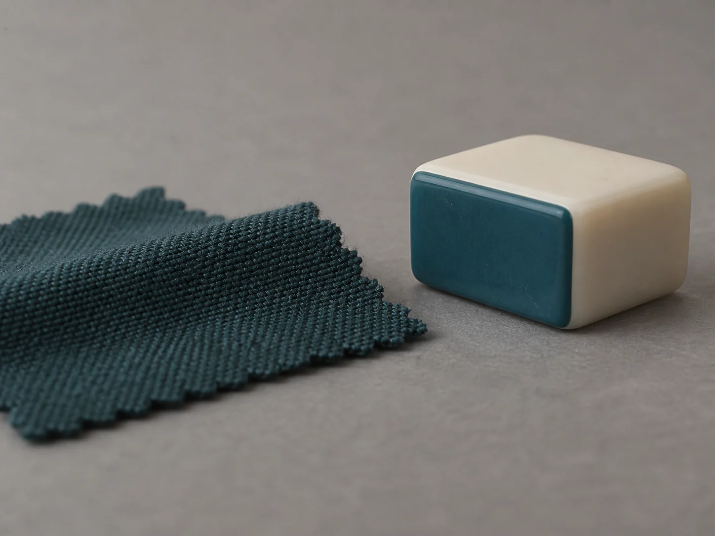 Custom mahjong colors: approve tiles, mats and bags together — illustrative editorial photograph
