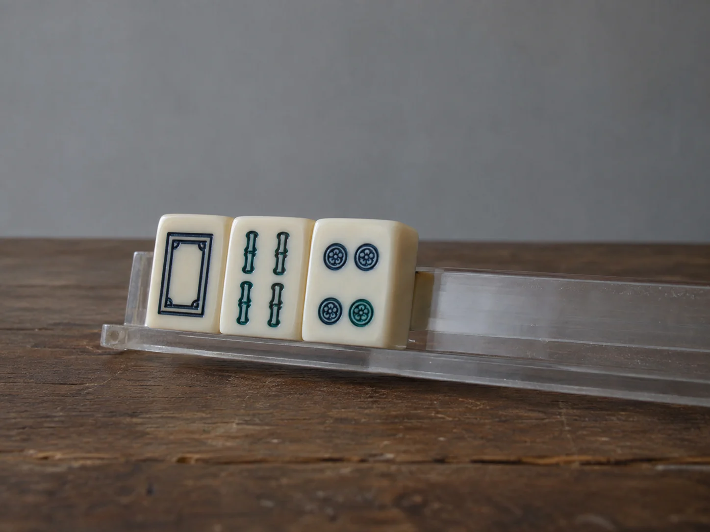 American vs. Chinese mahjong: an equipment guide for buyers — illustrative editorial photograph